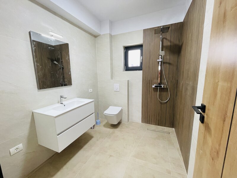 Domnesti 2026 toate utilitatie parter 3 dorm 2 bai la cheie